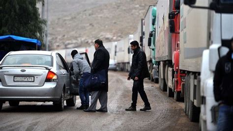 ­T­ü­r­k­i­y­e­ ­s­ı­n­ı­r­ı­n­d­a­n­ ­S­u­r­i­y­e­­y­e­ ­g­e­ç­m­e­n­i­n­ ­f­i­y­a­t­ı­ ­2­5­ ­d­o­l­a­r­­ ­-­ ­D­ü­n­y­a­ ­H­a­b­e­r­l­e­r­i­